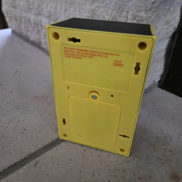 Handheld Mini PAC Man Game Arcade Retro Entertainment Everyone Car Plane - Picture 3 of 7